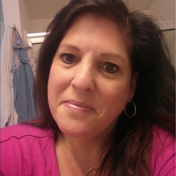 Meet your Posher, Laura - Picture 3 of 4